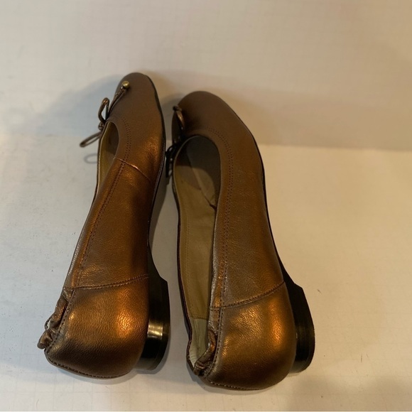 Clarks~Metallic Bronze Leather Slip-On Ballet Flat~Bow Detail~Round Tie~Size 9.5 - Picture 6 of 15